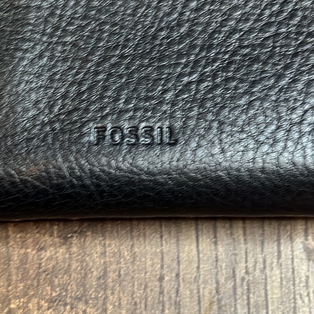 Fossil Shades Of Red Folding Wallet - image 5